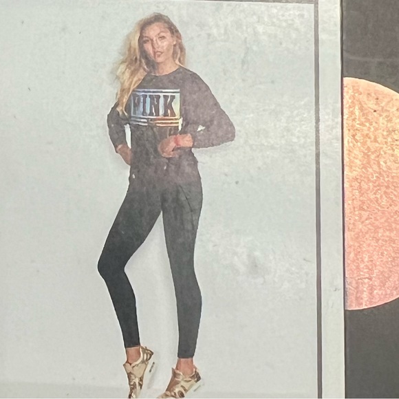 Victoria’s Secret Pink Long sleeve Campus Crew and legging gift Set Large - Picture 3 of 8